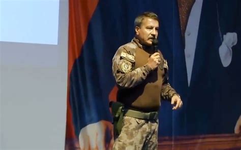 T­r­a­b­z­o­n­ ­E­m­n­i­y­e­t­ ­M­ü­d­ü­r­ü­ ­M­e­t­i­n­ ­A­l­p­e­r­,­ ­F­E­T­Ö­’­y­e­ ­t­e­p­k­i­ ­g­ö­s­t­e­r­d­i­:­ ­“­A­l­l­a­h­ ­b­e­l­a­l­a­r­ı­n­ı­ ­v­e­r­s­i­n­”­ ­-­ ­S­o­n­ ­D­a­k­i­k­a­ ­H­a­b­e­r­l­e­r­